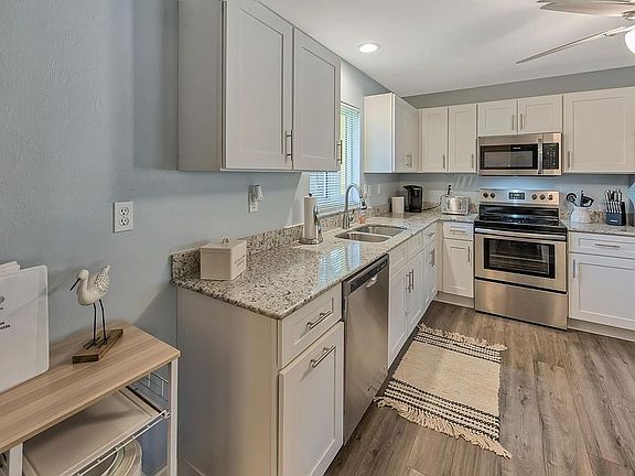 5th image of 27777 Quinn St