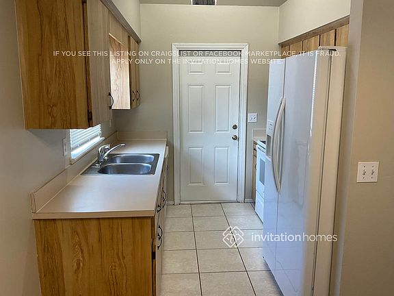 5th image of 721 Waterbridge Dr