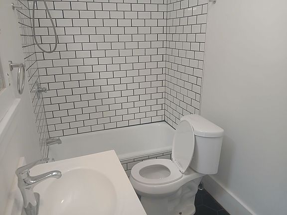 2nd image of 120 N 6th St APT 5