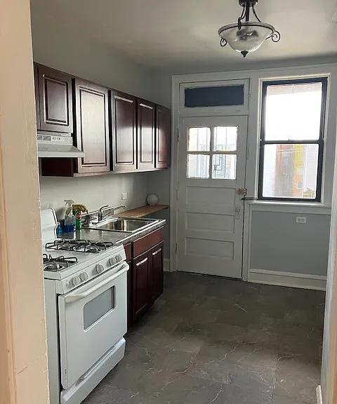 8227-8229 S Vernon Ave #2S — Photo 1