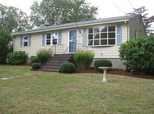 49 Grovedale St, Warwick, RI 02888