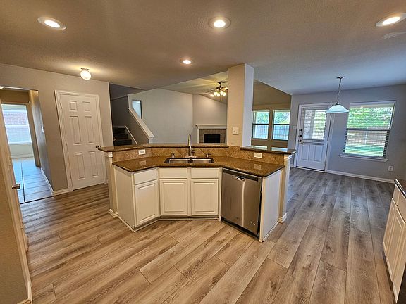5th image of 10409 Matador Dr