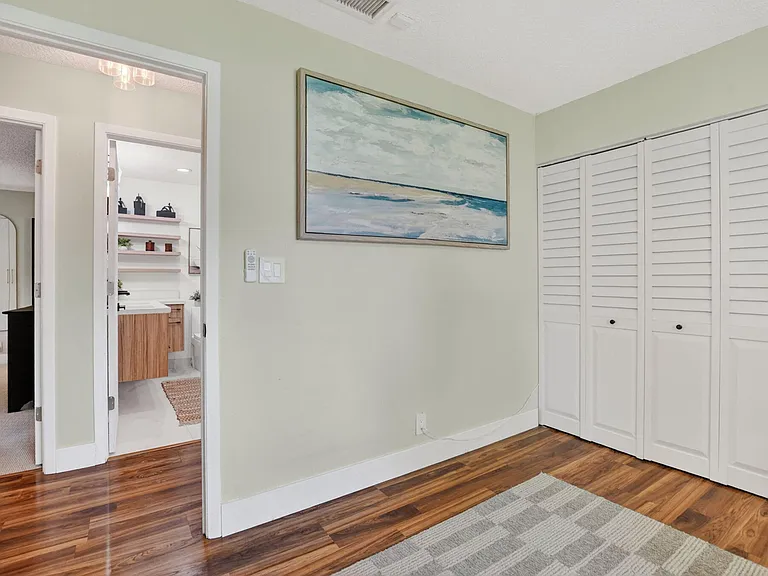 6951 NE 7th Ave — Photo 33