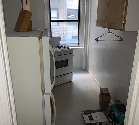 5th image of 686 E 234th St APT A9