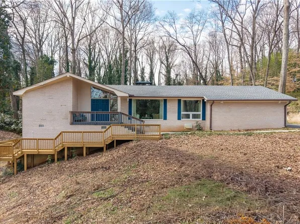 642 Kenilworth Cir, Stone Mountain, GA 30083