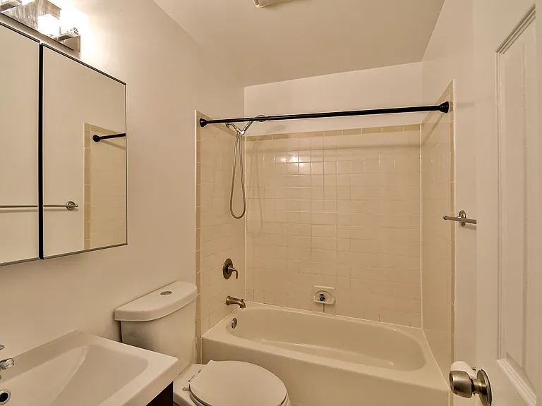 1319 Belmont St NW — Photo 15