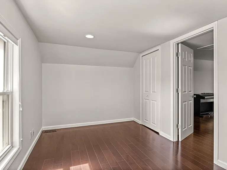 17130 Beck Rd — Photo 22