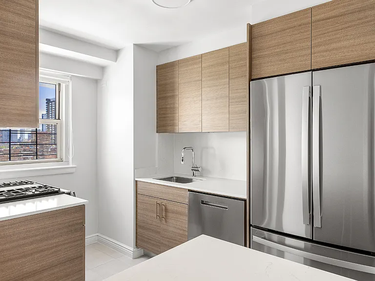360 E 65th St #21-D — Photo 5
