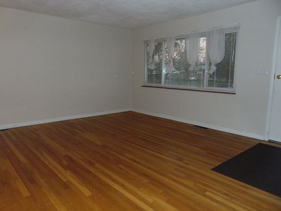 4th image of 4122 Atlanta Dr