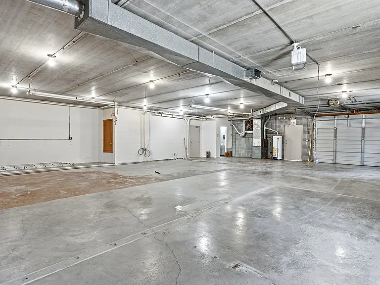 306 Orlando Ave — Photo 16