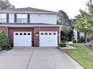 207 Belmont Cir, Yorktown, VA 23693