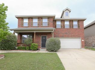 10408 Sixpence Ln, Fort Worth, TX 76108