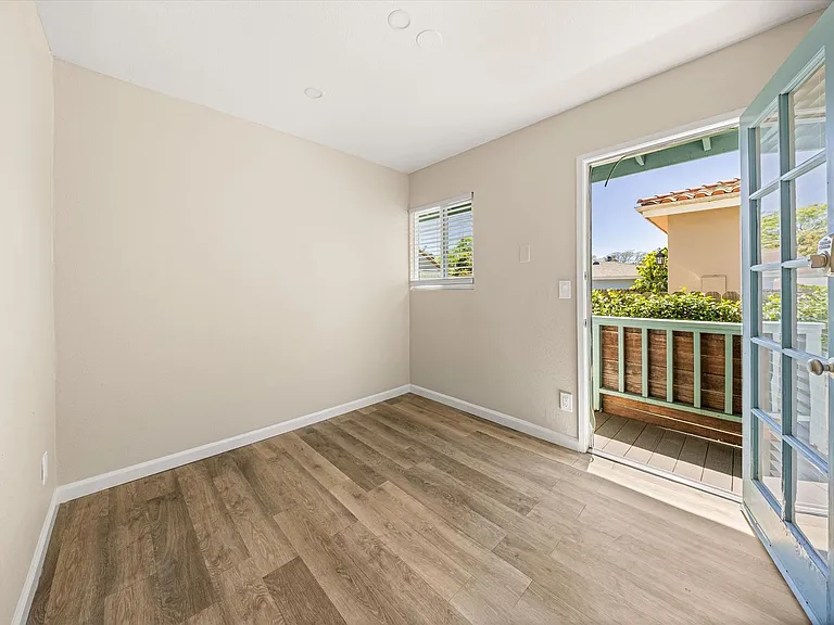 130 S Soledad St — Photo 19