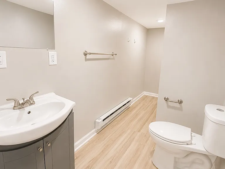 1018 Rockhill St #3 — Photo 9