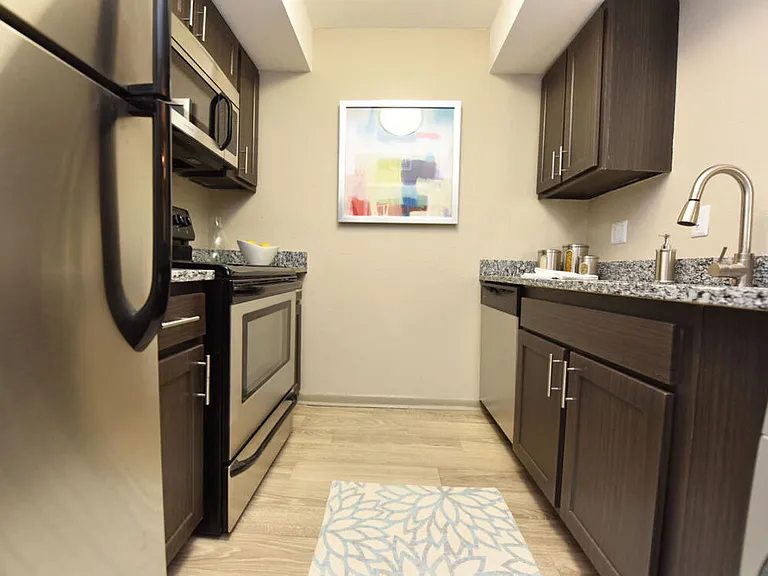 Pointe West I — Photo 26