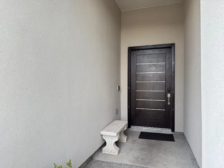 6002 Amir Dr — Photo 15