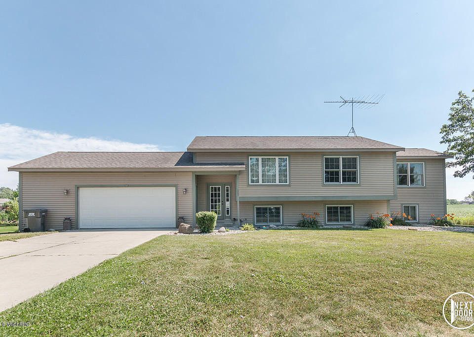 1st image of 365 Summerlin Dr