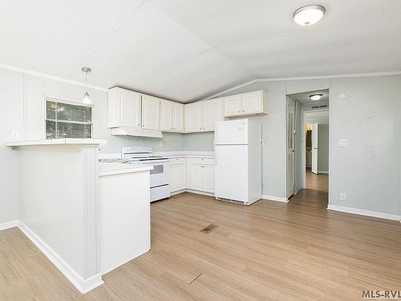 9th image of 149 Greenvalley Dr