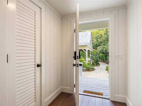 2nd image of 1300 Palmetto Ct APT 109