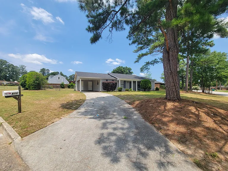611 Langley Ct — Photo 19