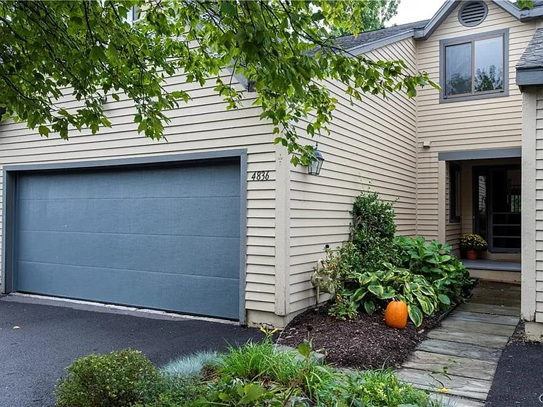 4836 Huntwood Path — Photo 1
