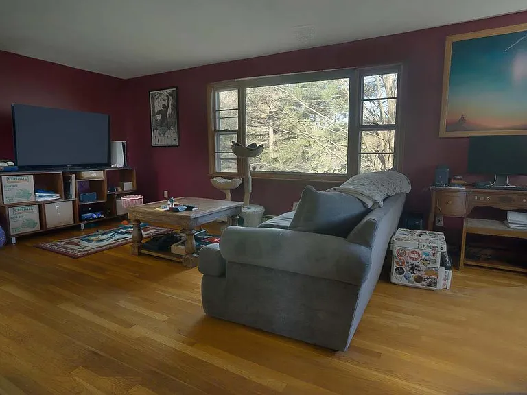10 Edward Hts — Photo 5