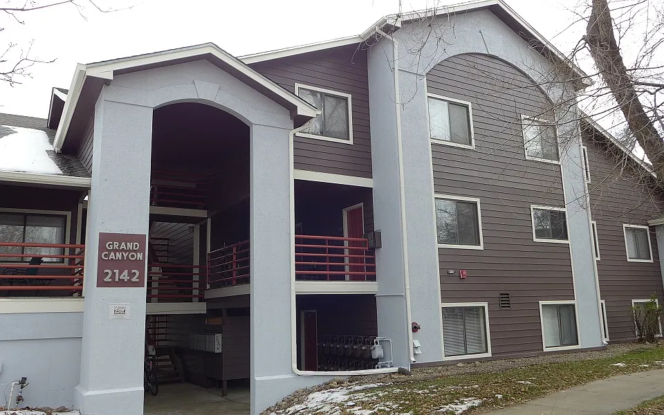 2142 Canyon Blvd #203