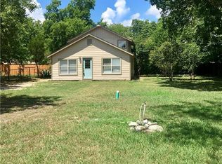 811 S Blanco St, Lockhart, TX 78644