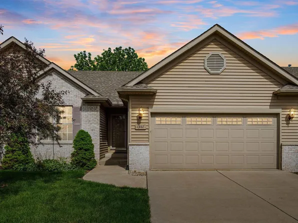 1357 Pinnacle Pines Ct, Bettendorf, IA 52722