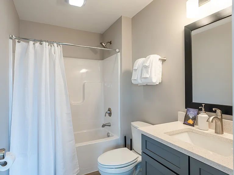 601 E Miller Dr — Photo 25