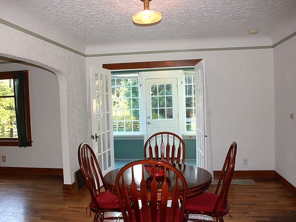 5th image of 3644 Wesley Dr NW