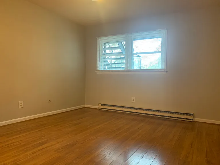 1020 W Hancock Ave — Photo 8