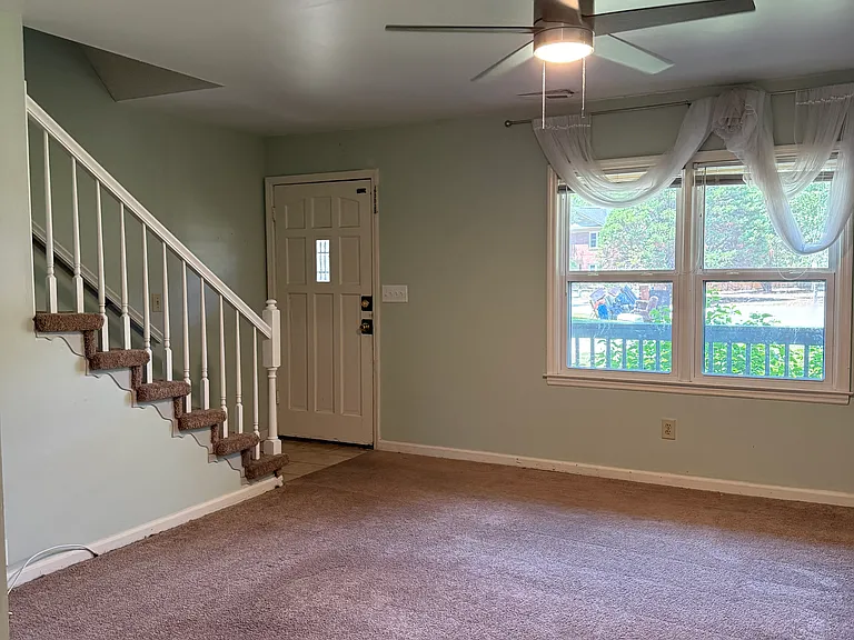 10 Commercial Row — Photo 15
