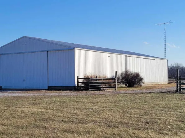 3499 E Snapshot Rd, Woodlawn, IL 62898