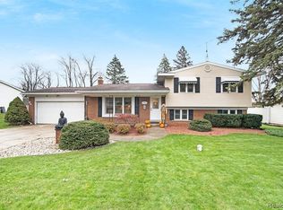 4467 Saint Martins Dr, Flint, MI