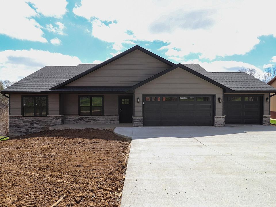 1st image of 801 Hawkeye Heights Rd
