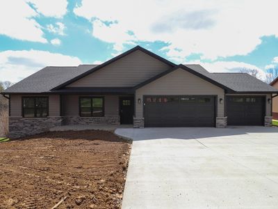 801 Hawkeye Heights Rd, Dubuque, IA, 52001