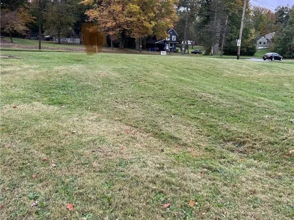 2002 Canfield Rd, Youngstown, OH 44511