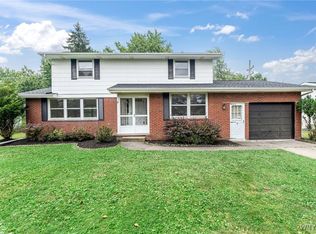 6 Impala Pkwy, Lancaster, NY 14086