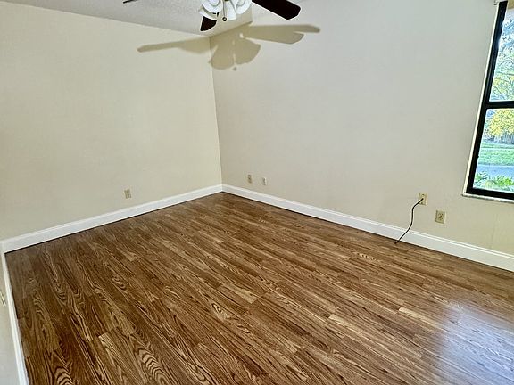 3rd image of 3212 Doe Ct