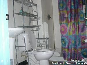 2nd image of 1131 Chalmers Ave
