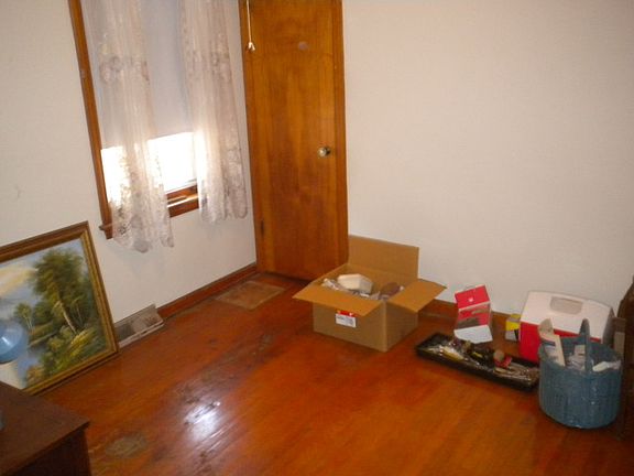 4th image of 6053 S Melvina Ave