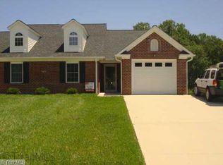 141-1 Royal View Dr, Pinnacle, NC 27043