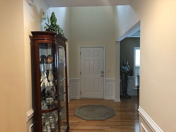 Entry Way / Foyer