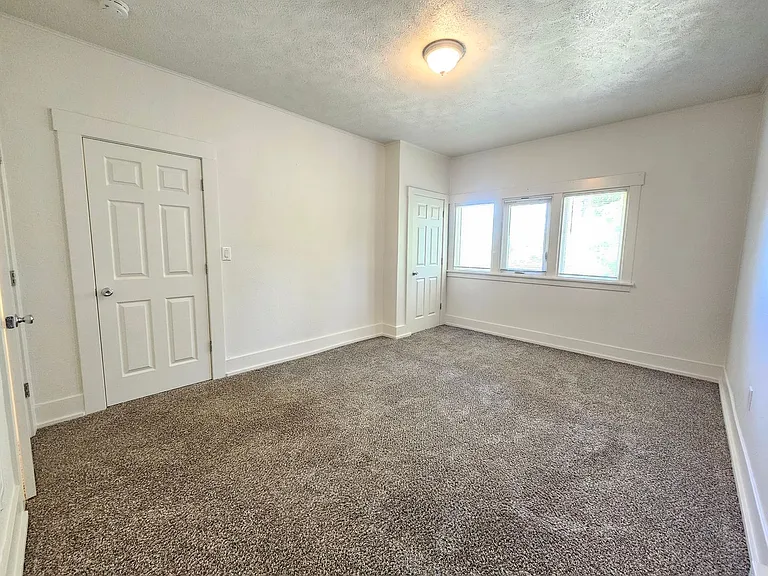 819 W 11th Ave — Photo 18