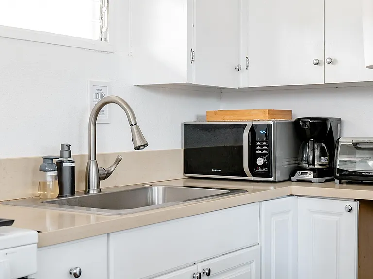 Enjoy your home cooked meals in our fully stocked kitchen!