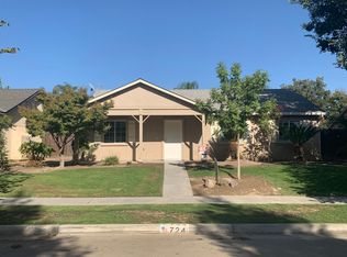 724 11th Ave, Kingsburg, CA 93631