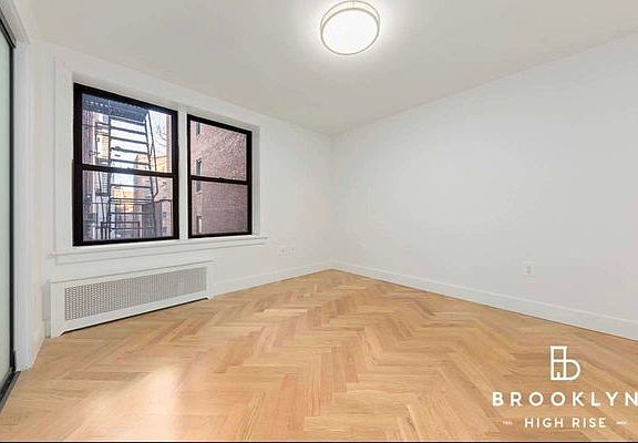 5th image of 11 Crooke Ave #1DD