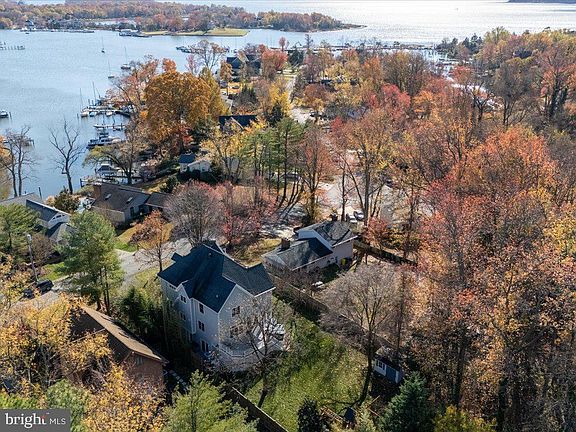 5th image of 518 Beach Dr