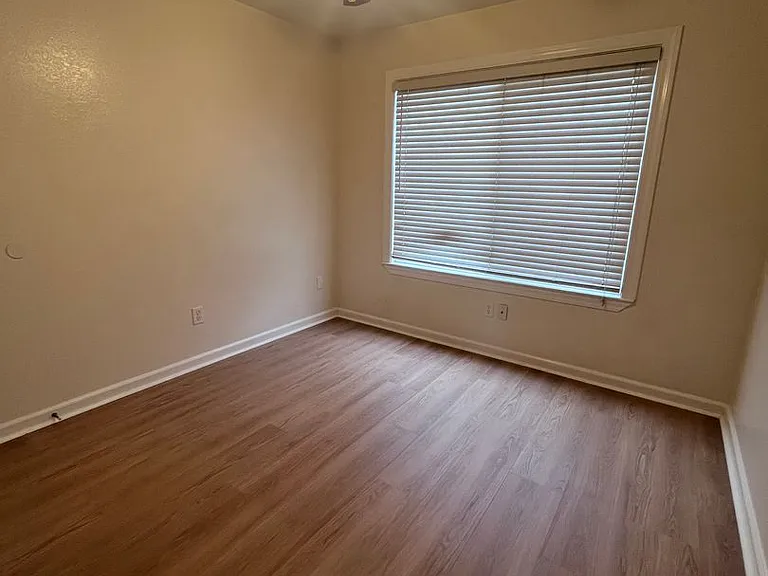 7915 Zenith Dr — Photo 7